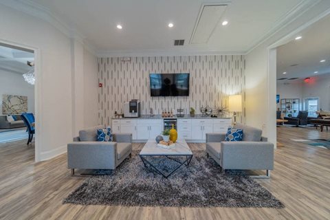 Resident Lounge at The Oxmoor in Birmingham, AL